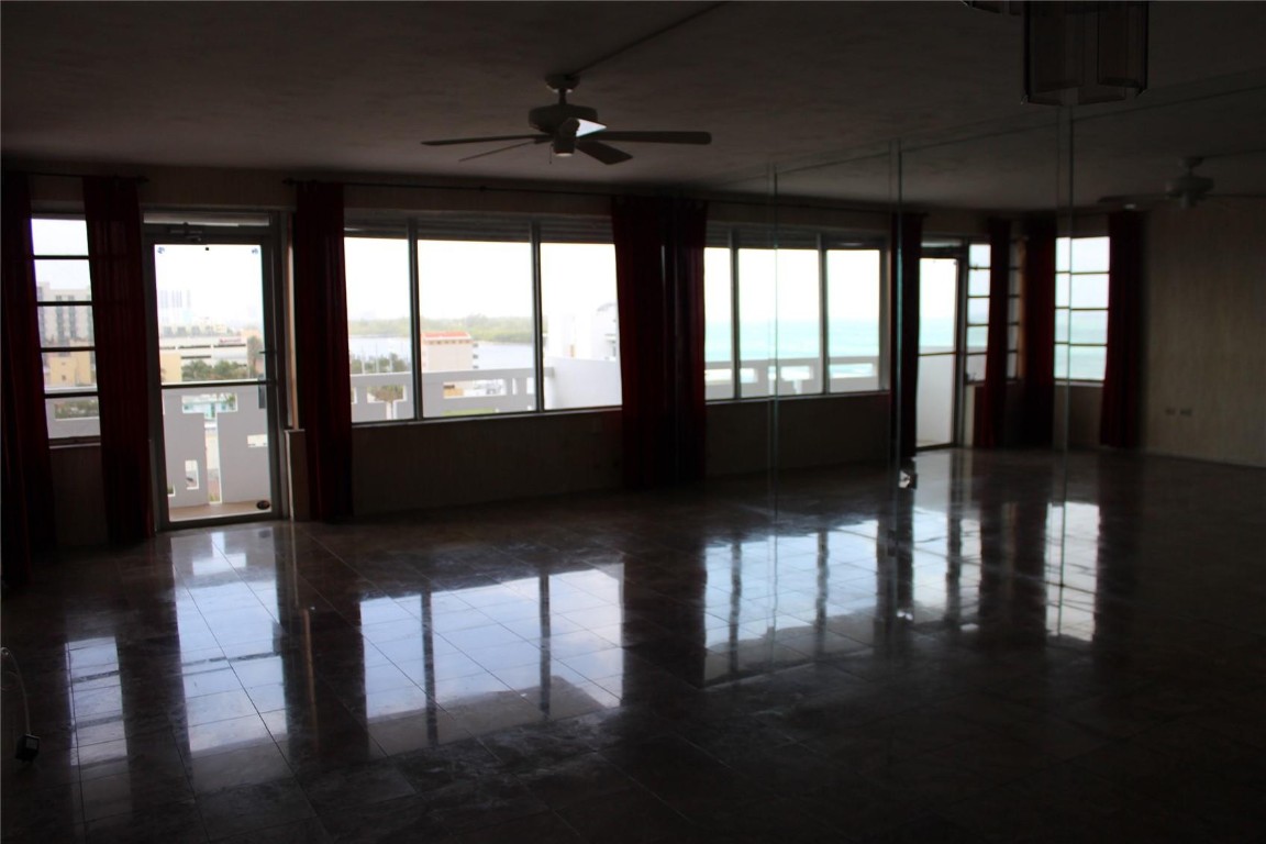 Hollywood Towers Condo - Residential