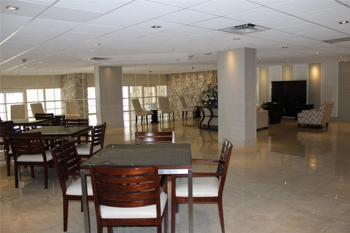 Hollywood Towers Condo - Residential