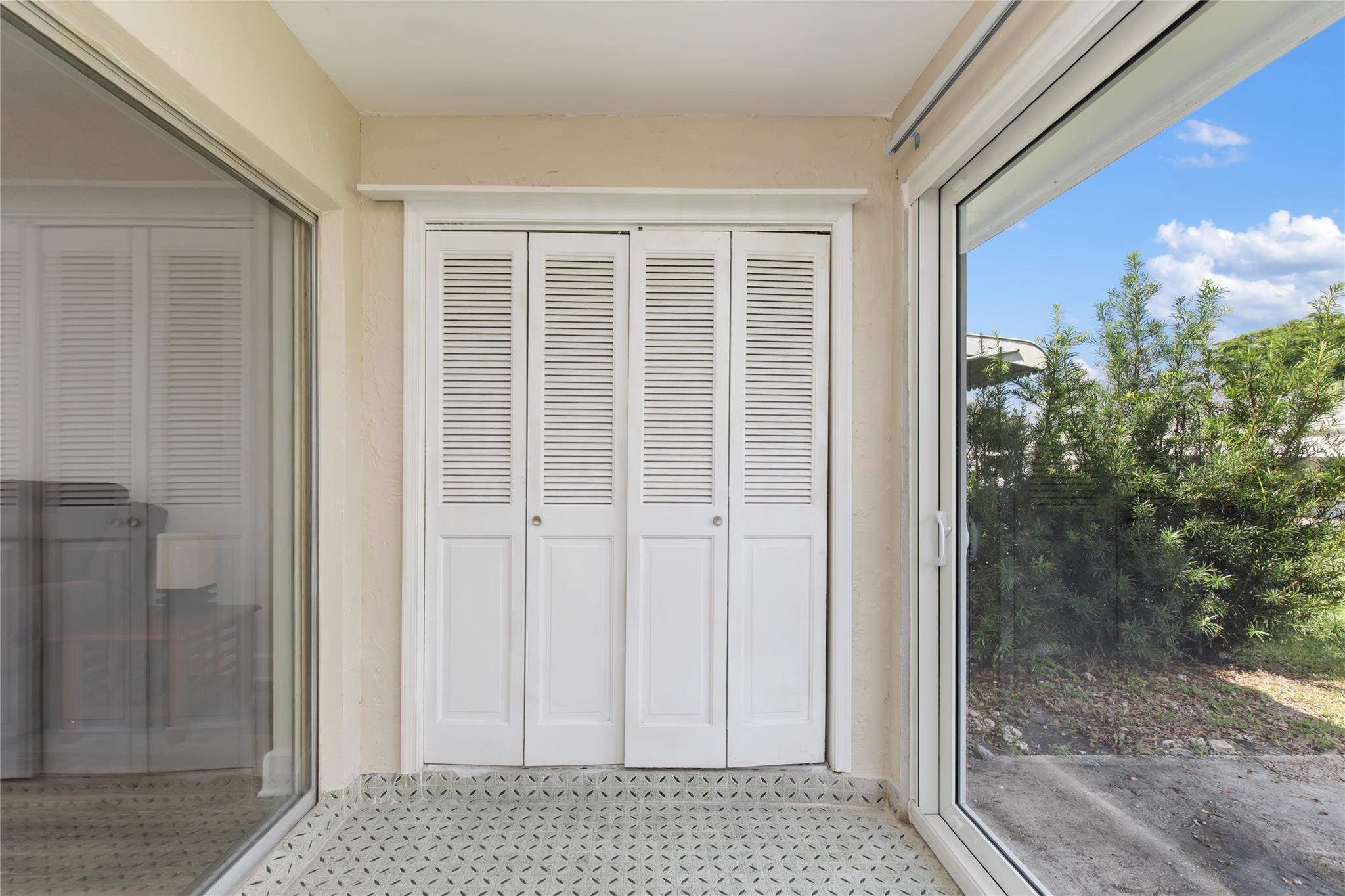 Lauderdale West - Residential