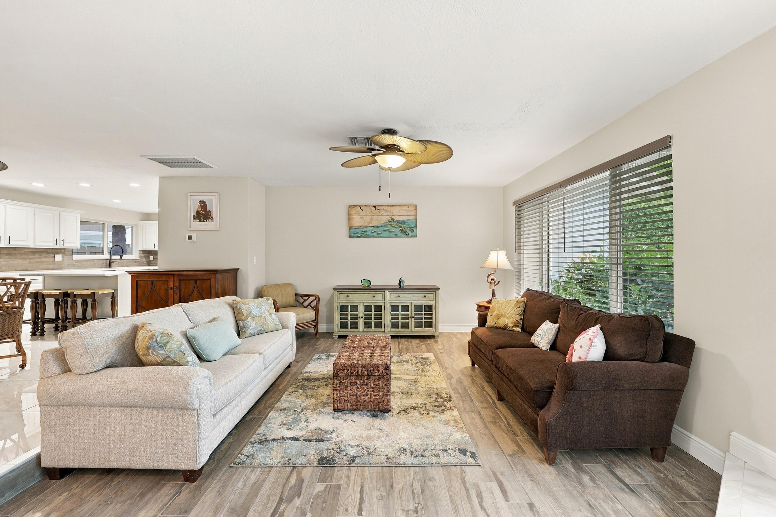 3590 Lakeview Drive