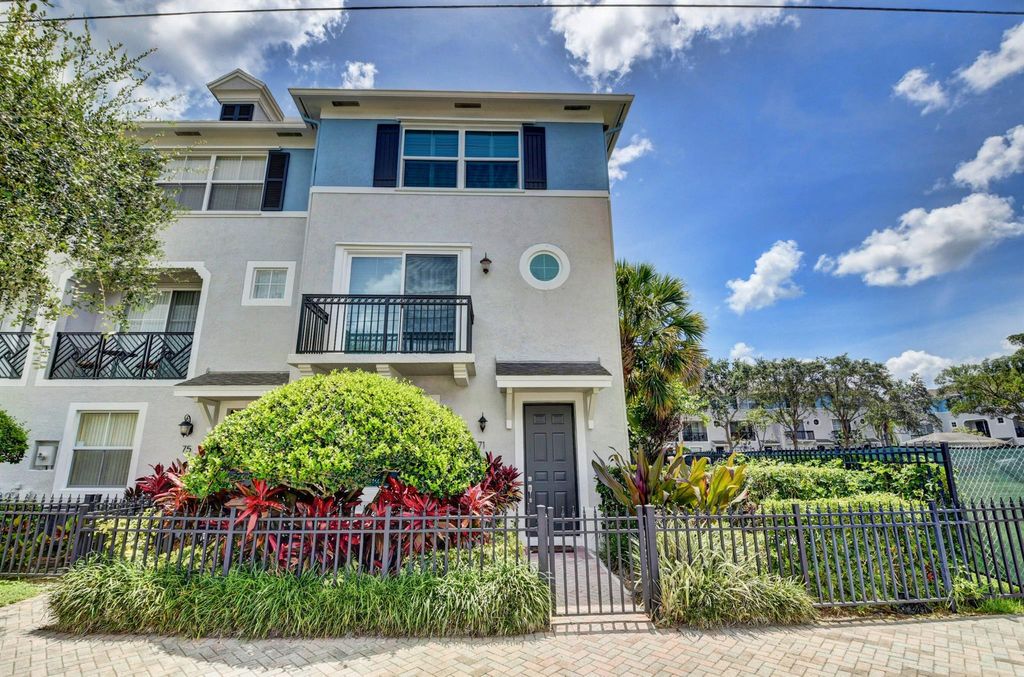 Photo of 71 NW 4th Avenue, Delray Beach, FL 33444 (MLS # R11127419)