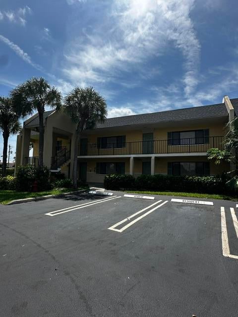704 Meadows Circle 704, Boynton Beach FL 33436