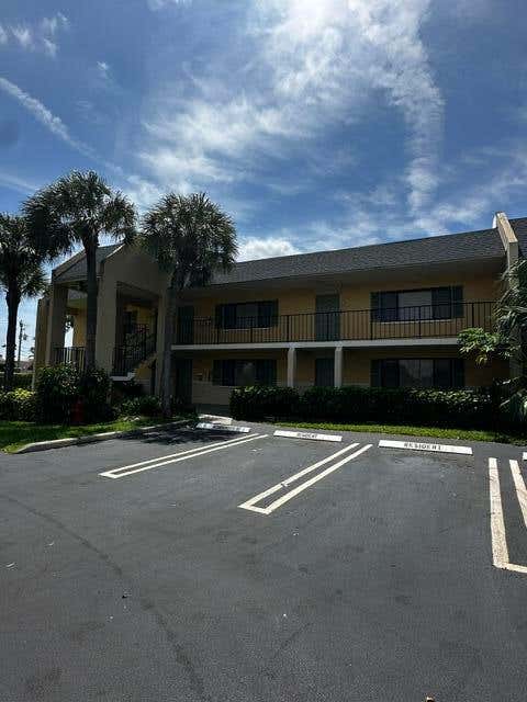Photo of 704 Meadows Circle #704, Boynton Beach, FL 33436 (MLS # B26045554)