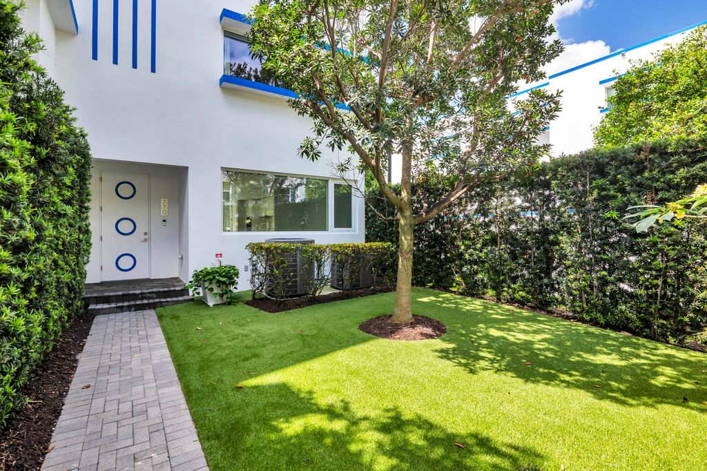Photo of 770 N Street, West Palm Beach, FL 33401 (MLS # B26002800)