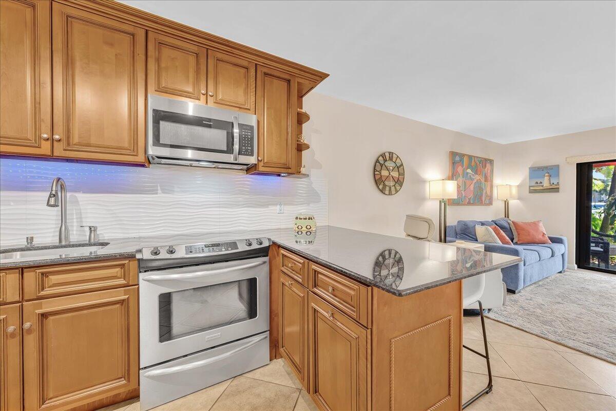 View photos, virtual tours, details... 2965 NE 8th Terrace 101