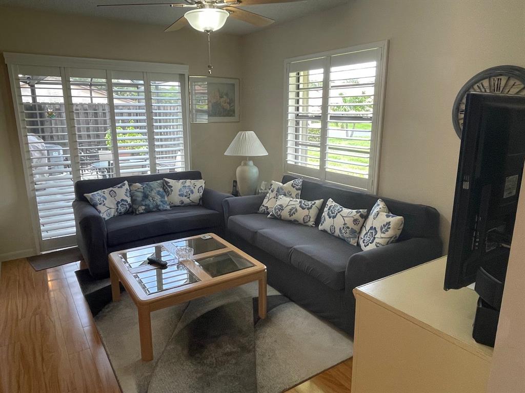 OAKWOOD II - Residential