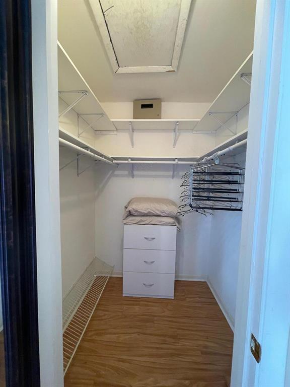 OAKWOOD II - Residential