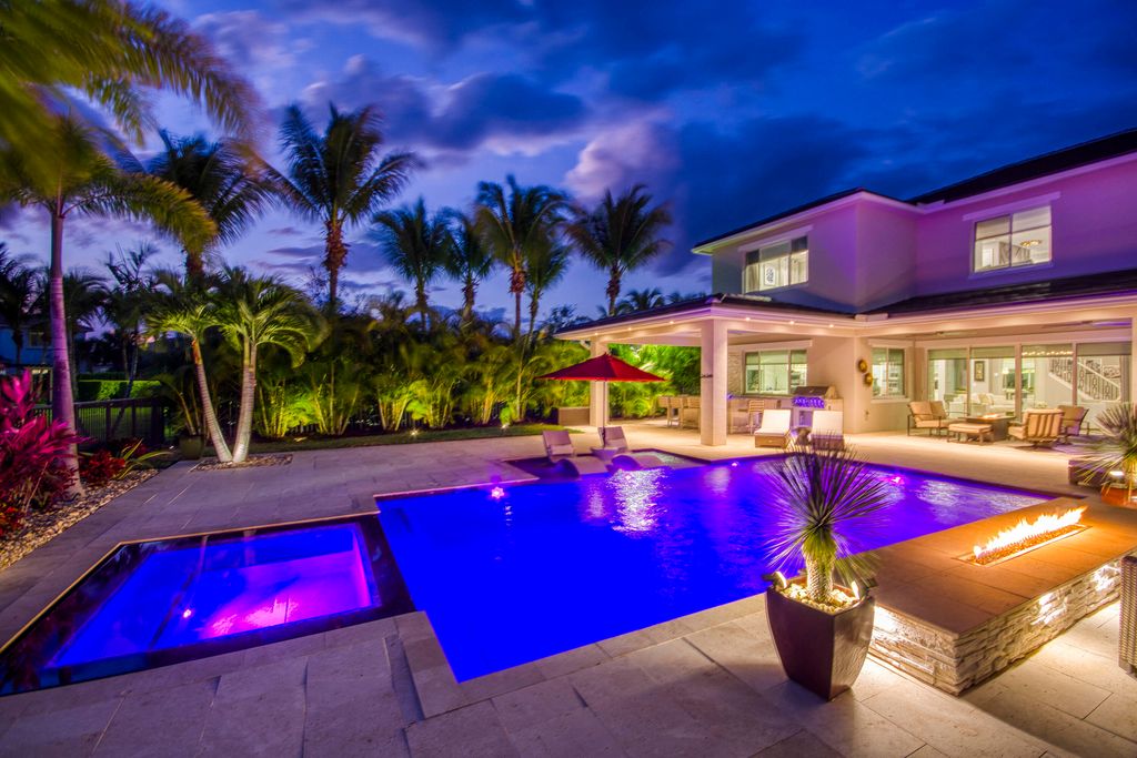 Photo of 12107 Waterstone Circle, Palm Beach Gardens, FL 33412 (MLS # B26016861)