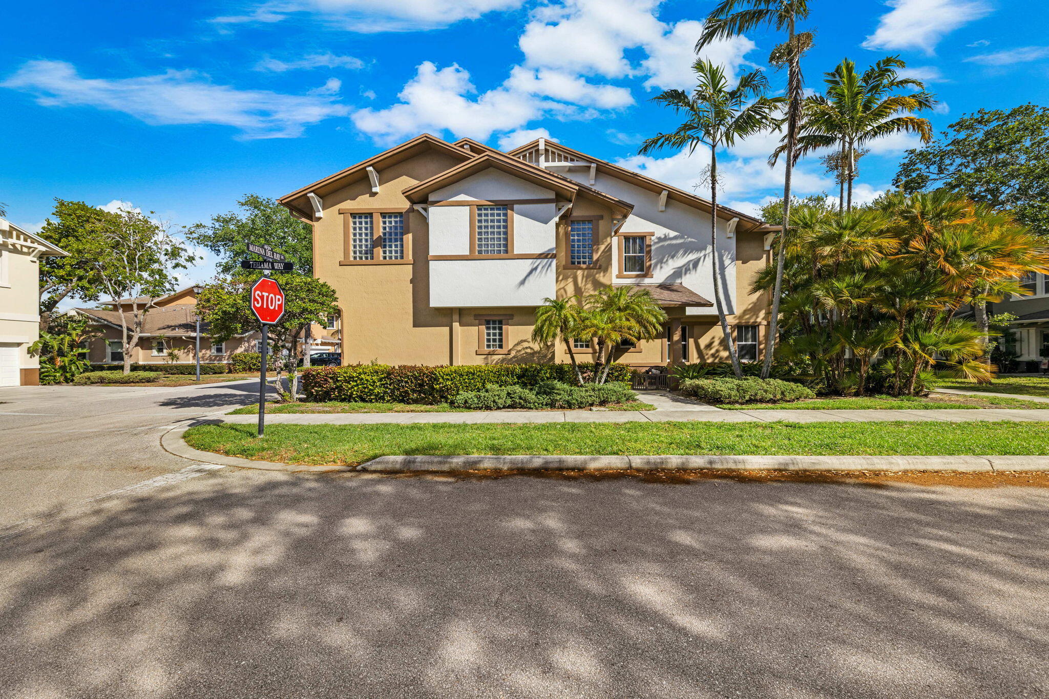 950 Marina Del Ray Lane 1