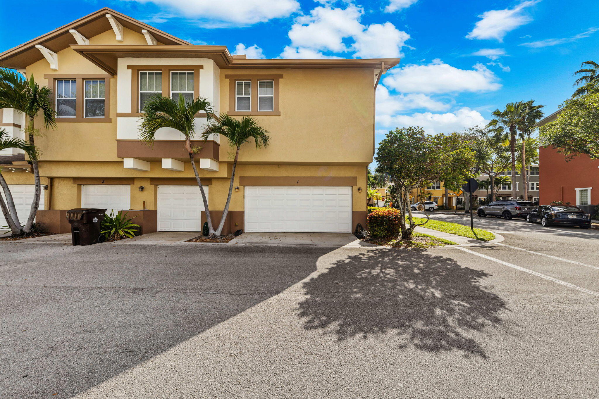 950 Marina Del Ray Lane 1