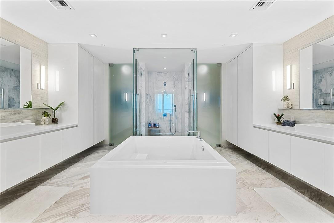 Paramount - Residential