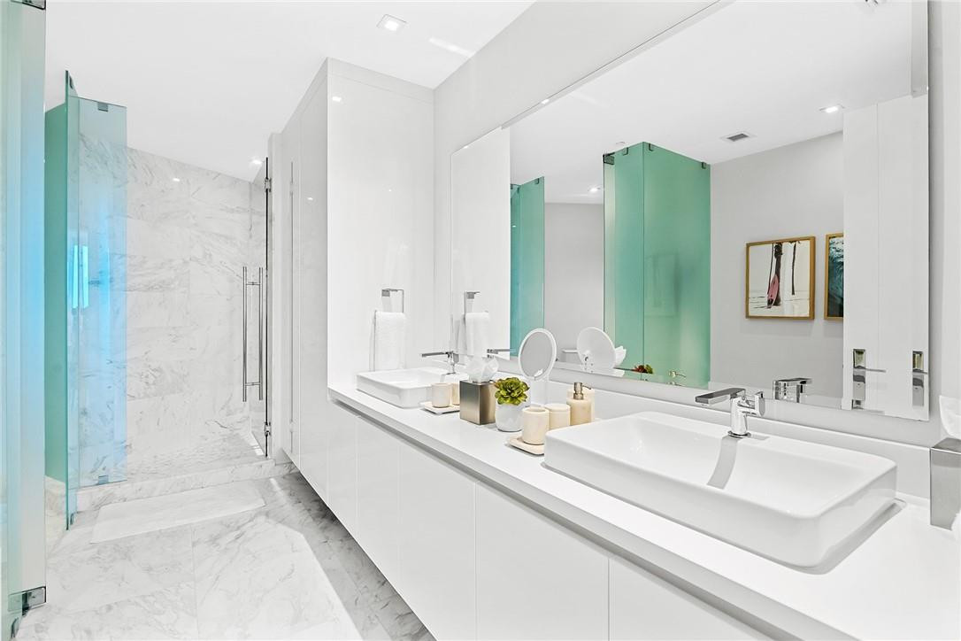 Paramount - Residential