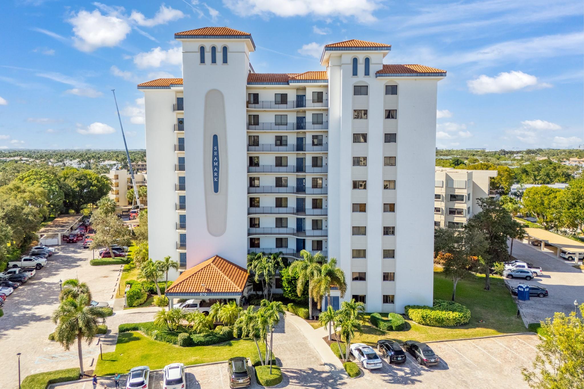 370 Golfview Rd 604