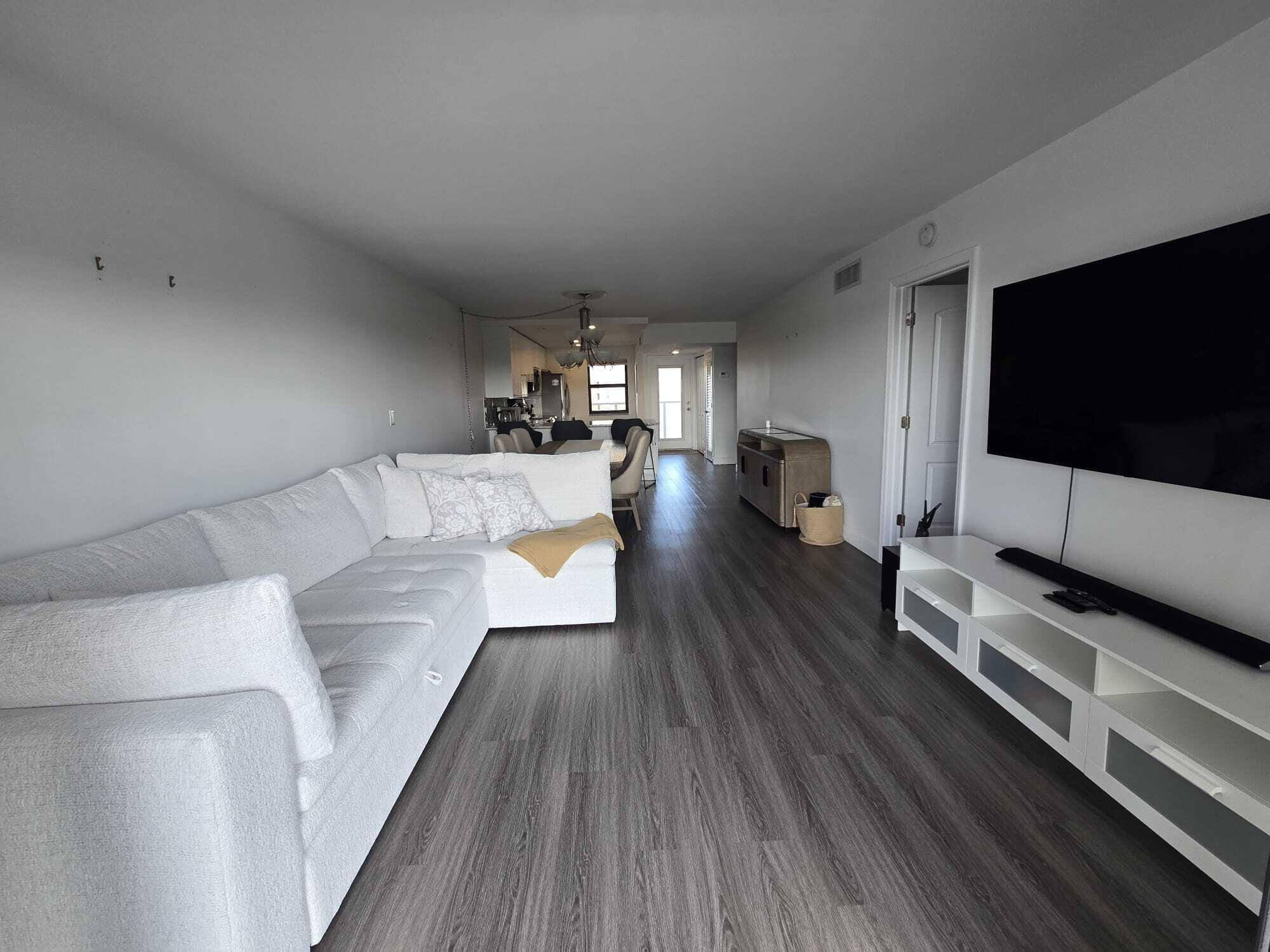 1401 N Riverside Drive 805