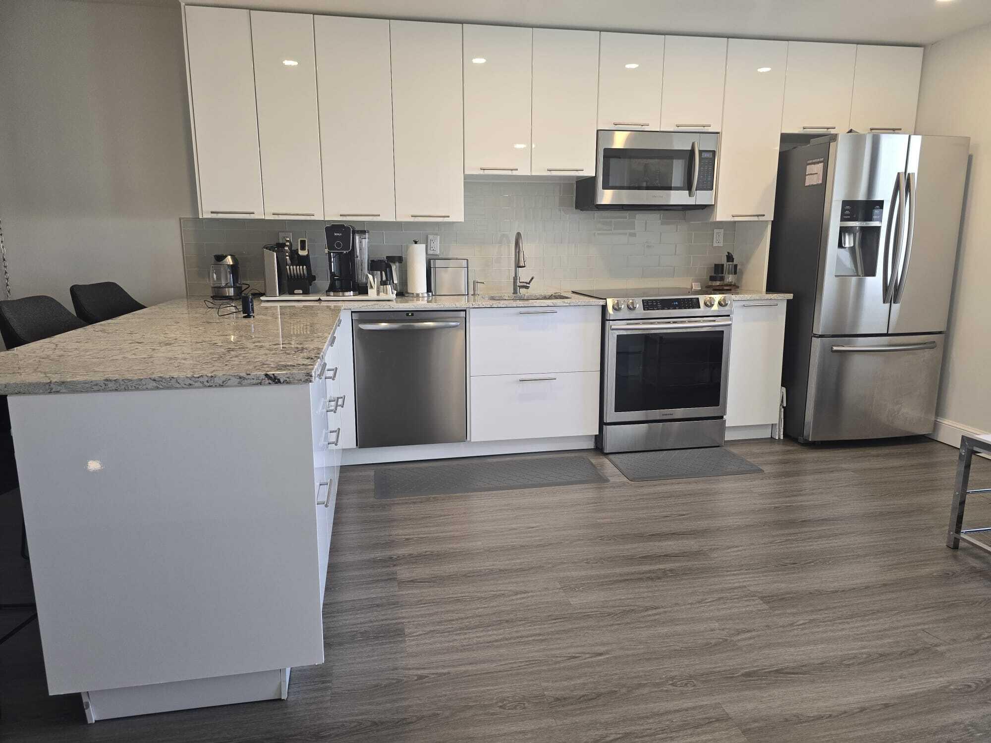 1401 N Riverside Drive 805