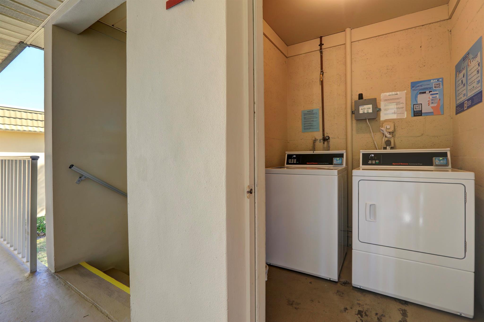 VISTA GARDENS F/K/A VISTA - Residential Lease