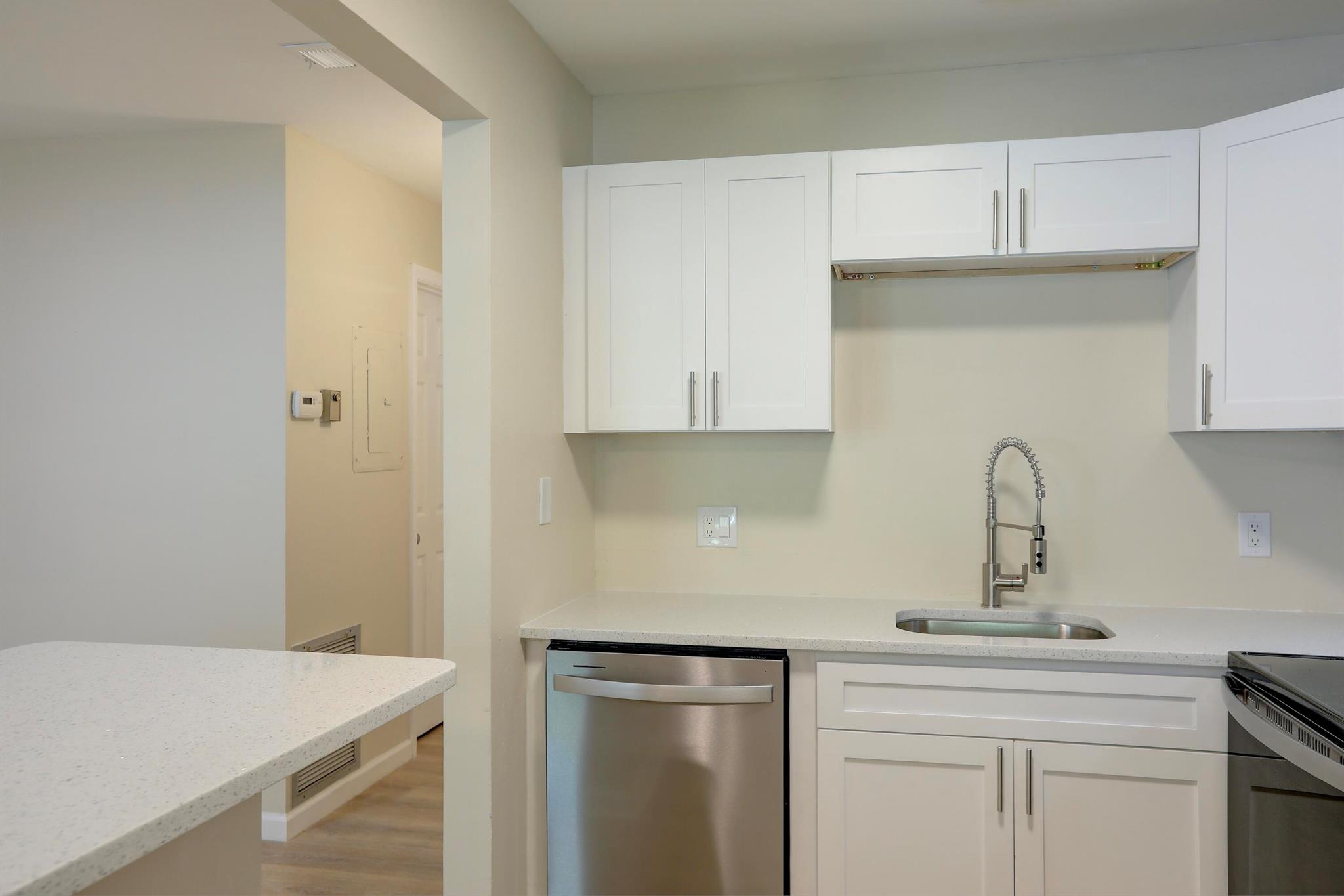 VISTA GARDENS F/K/A VISTA - Residential Lease