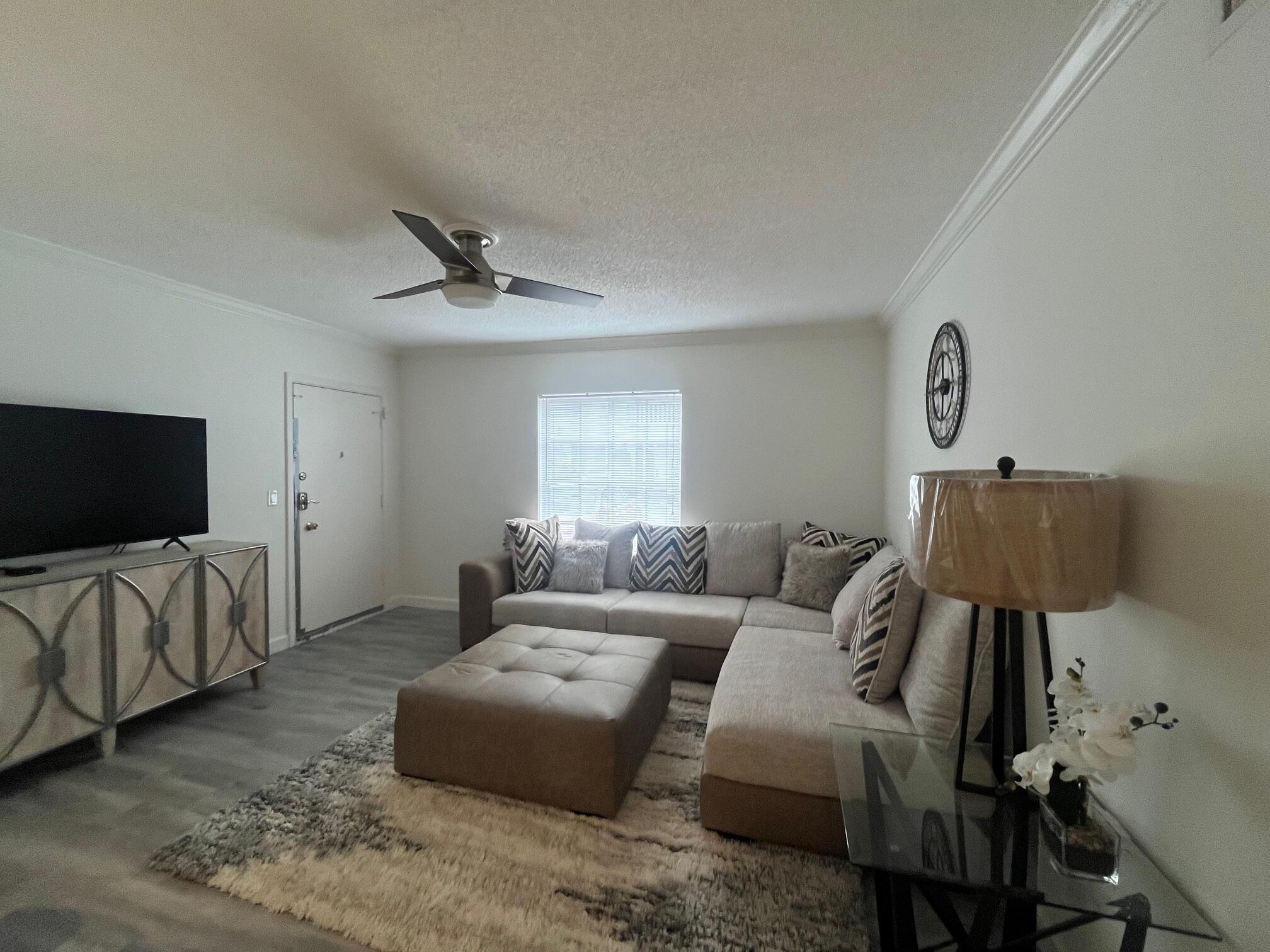 IMPERIAL POINT COLONNADES - Residential Lease