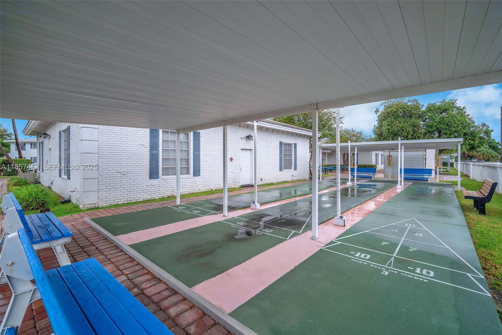 IMPERIAL POINT COLONNADES - Residential Lease