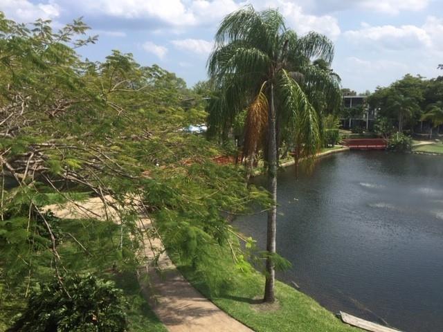 DEERFIELD LAKE - Residential