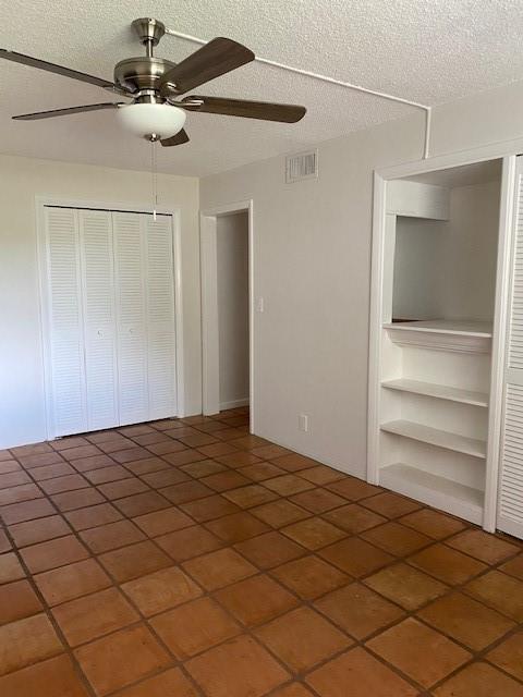 DEERFIELD LAKE - Residential