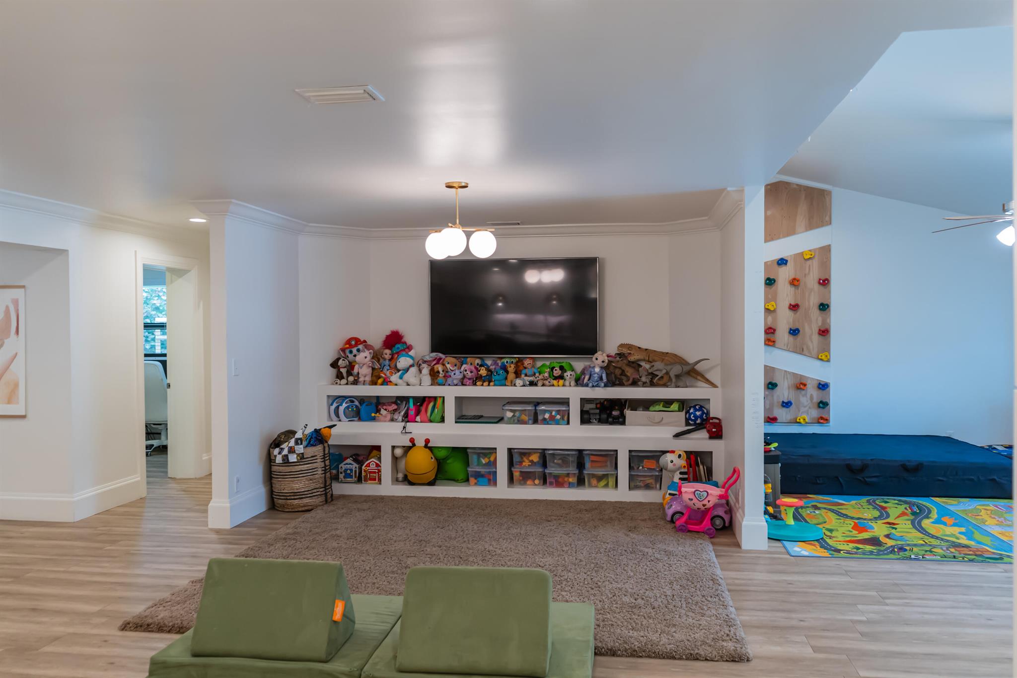 4651 Turnberry Court
