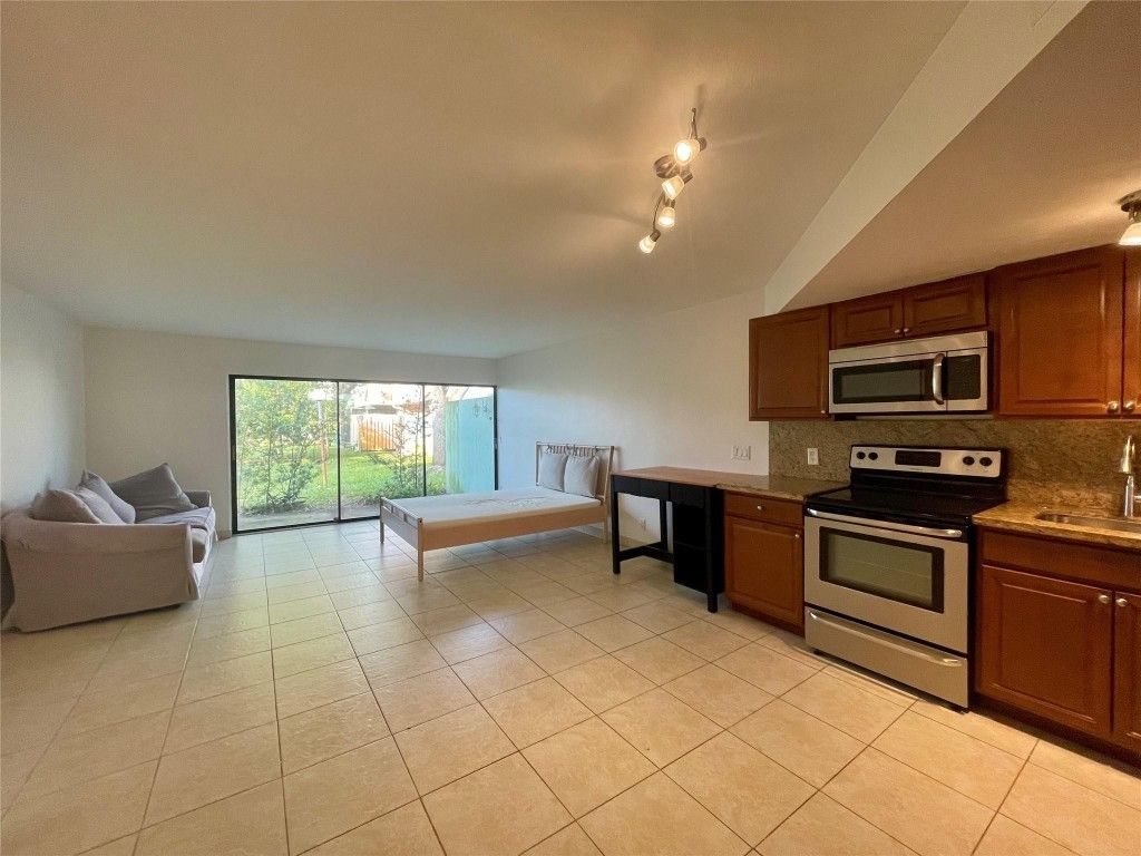 Photo of 41 Deer Creek Road #G-110, Deerfield Beach, FL 33442 (MLS # F10546781)