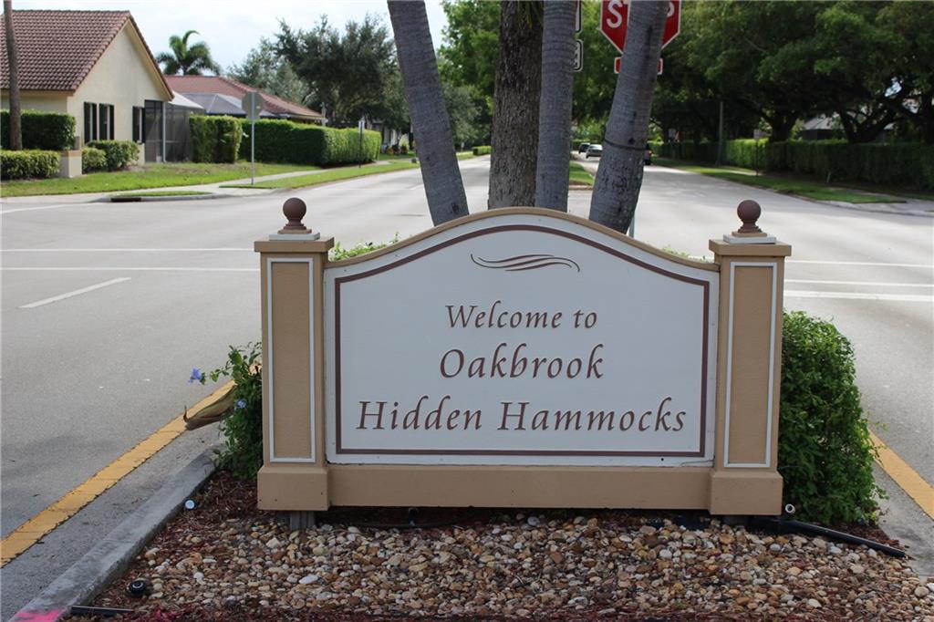OAKBROOK/HIDDEN HAMMOCKS - Residential
