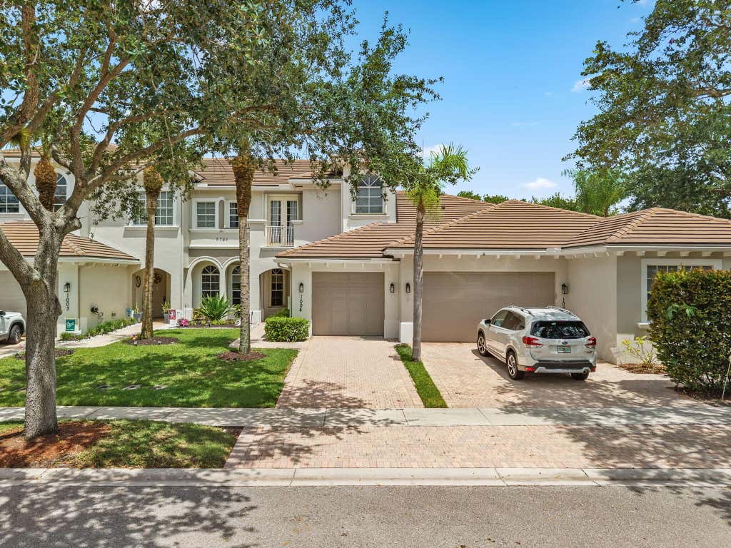Photo of 6394 BELLA Circle #1004, Boynton Beach, FL 33437 (MLS # B26068803)