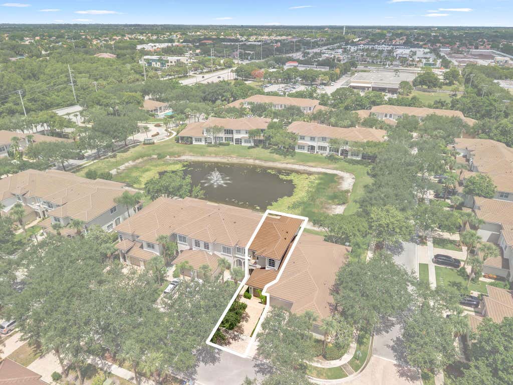 Photo of 6394 BELLA Circle #1004, Boynton Beach, FL 33437 (MLS # B26068803)