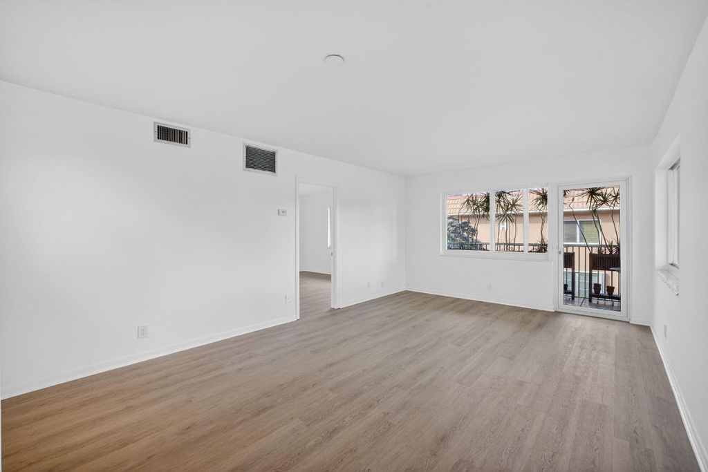 Photo of 119 NE 19th Court #205-G, Wilton Manors, FL 33305 (MLS # F10546069)