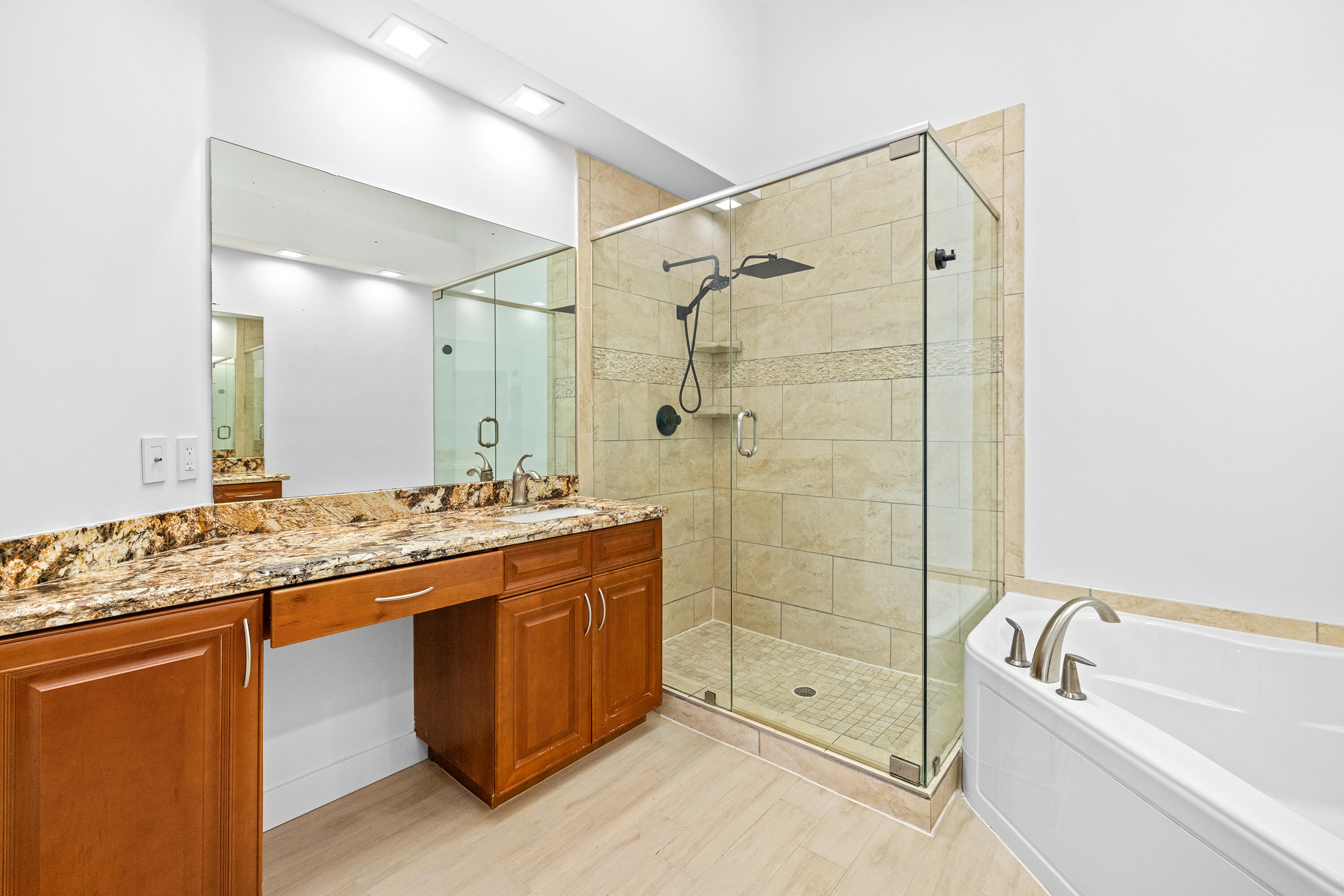 LAKESHORE NORTH - Residential