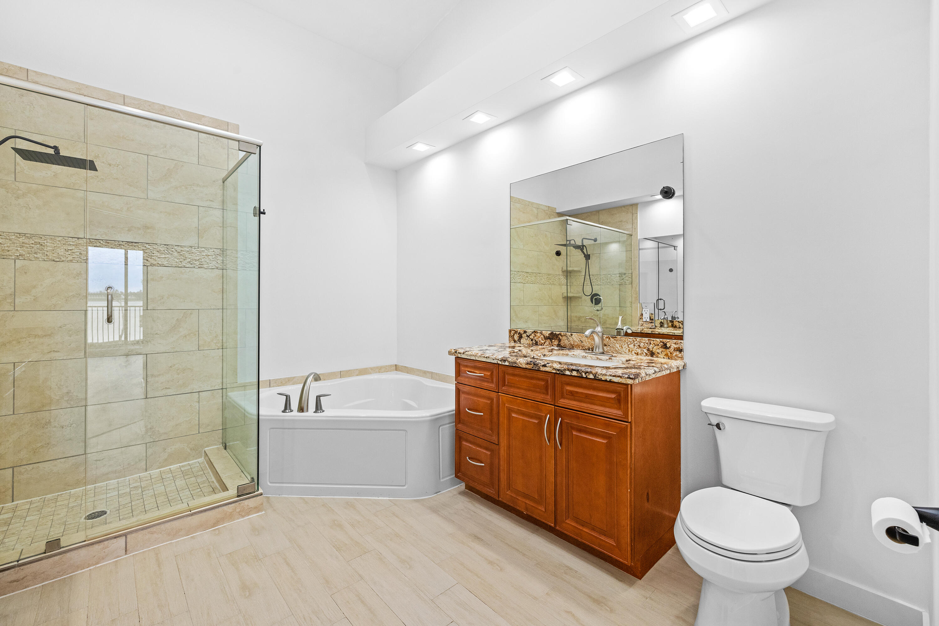 LAKESHORE NORTH - Residential