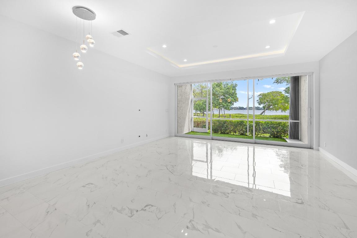 88 N Lakeshore Drive