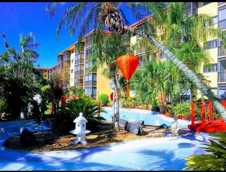 A 2/2 condo 915 sqft 55 up building I replaced the air conditioning, hot water and refrigerator. Building has pool, clubhouse with exercise equipment. Shuffleboard and putting green. 5 minutes to the Beach Location, location, location Kitchen was updated.