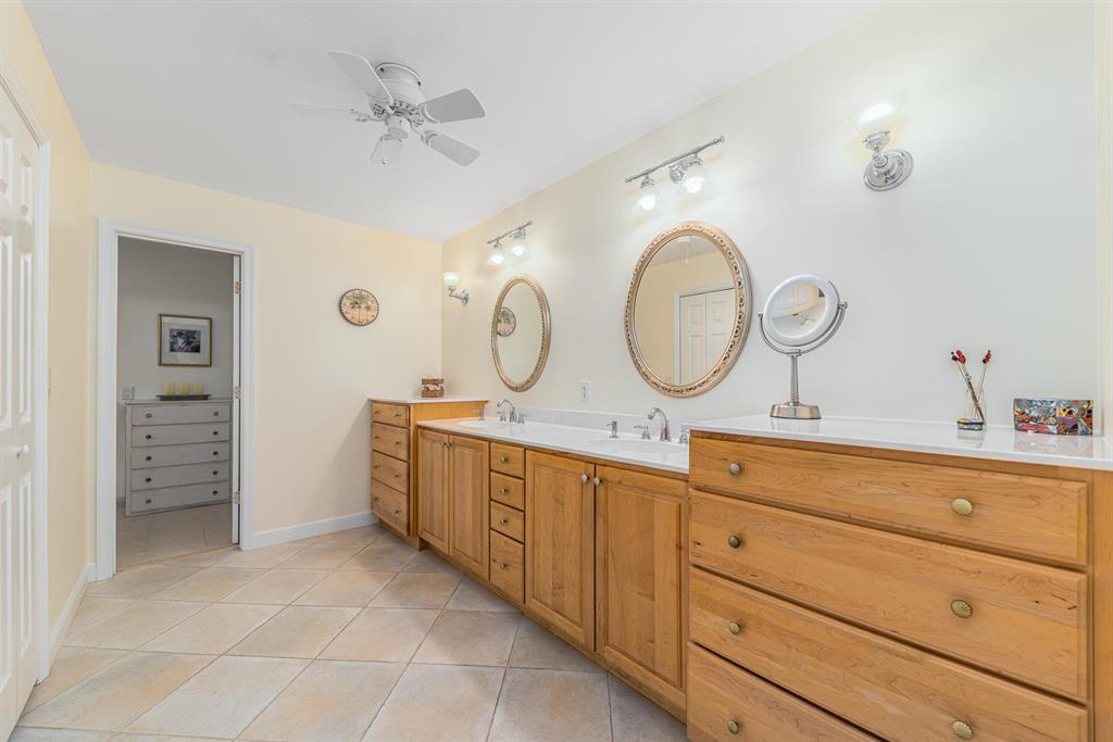 SOUNDINGS PLAT OF THE AND REPLAT OF BLOCK 6 & 7 - Residential