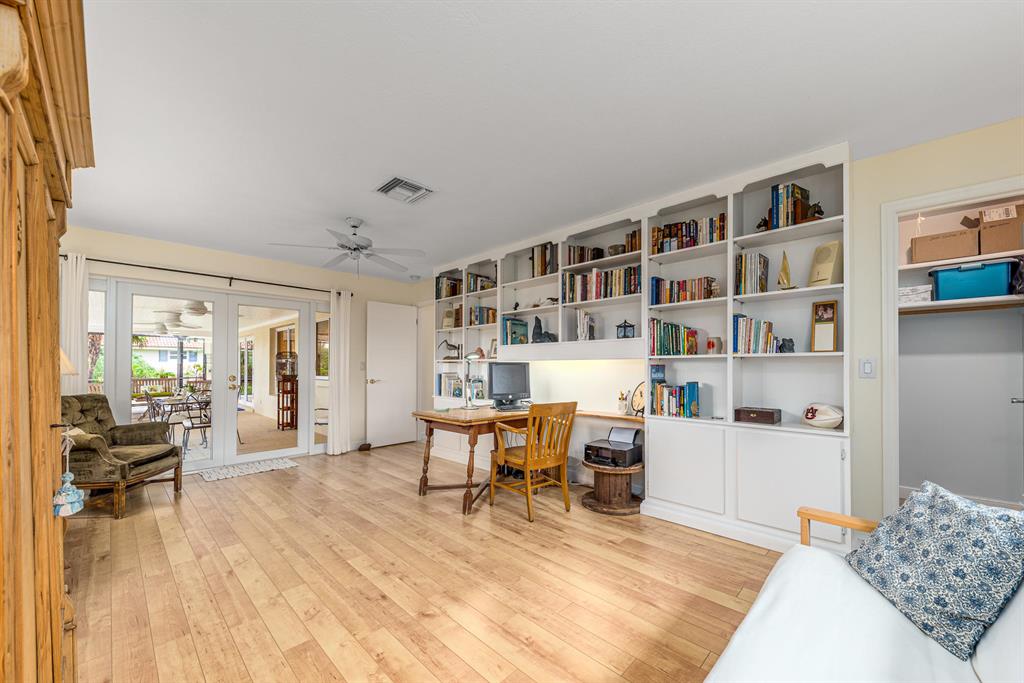 SOUNDINGS PLAT OF THE AND REPLAT OF BLOCK 6 & 7 - Residential