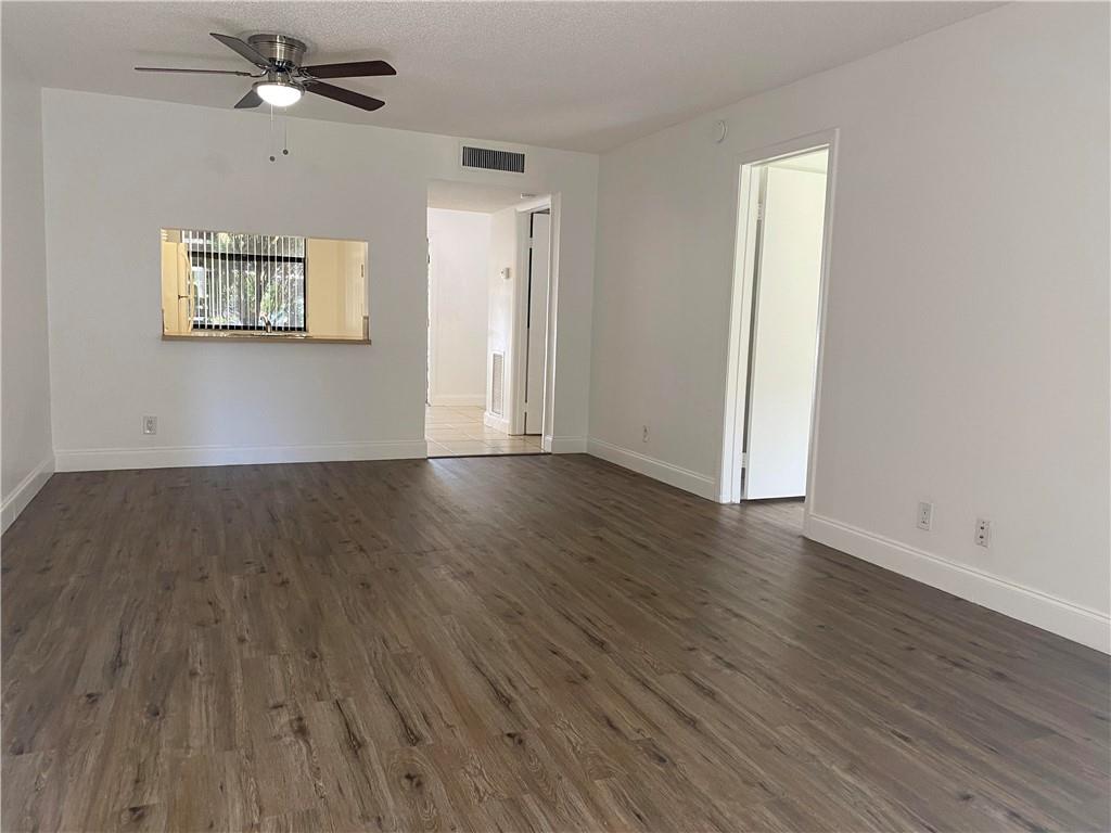 Villas At Meadow Lakes Co - Residential Lease