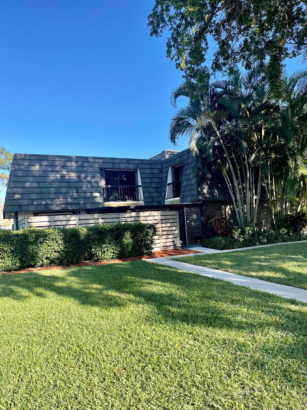 Photo of 805 8th Ter Terrace, Palm Beach Gardens, FL 33418 (MLS # R10798182)