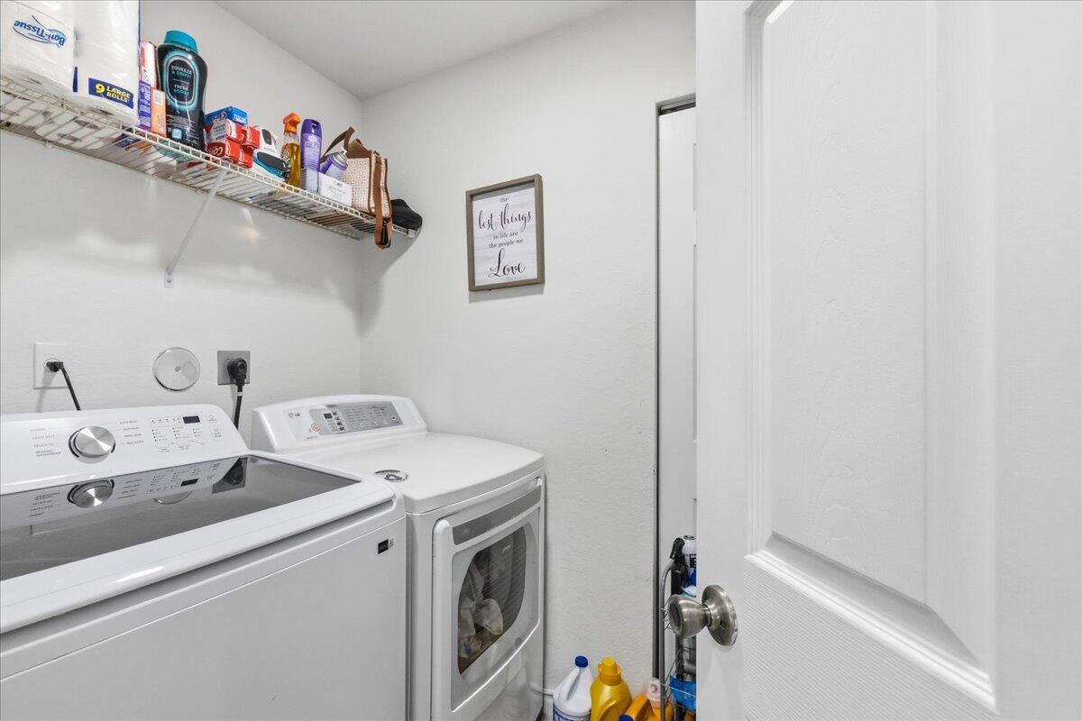 HICKORY PLACE - Residential