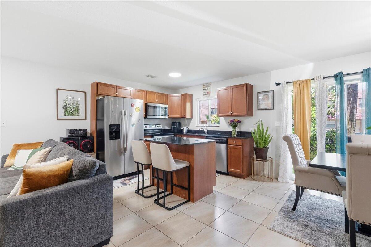 HICKORY PLACE - Residential