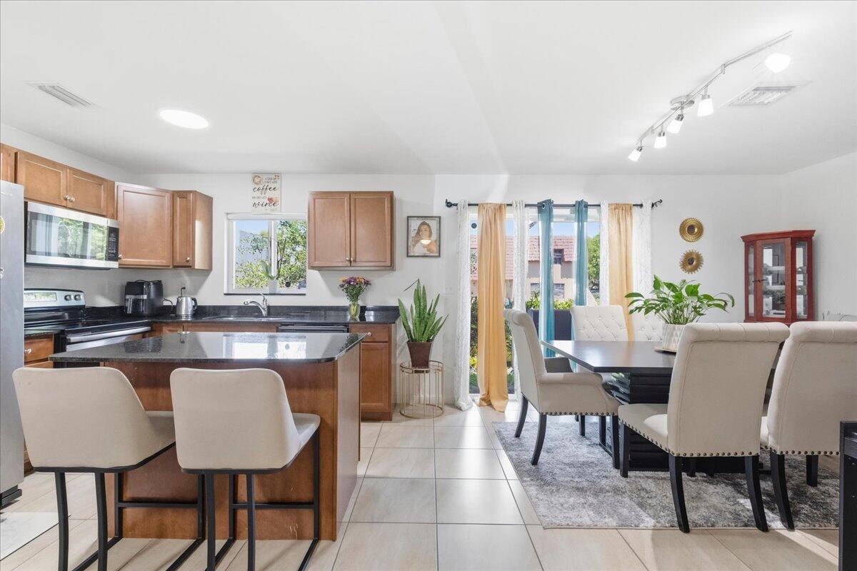 HICKORY PLACE - Residential