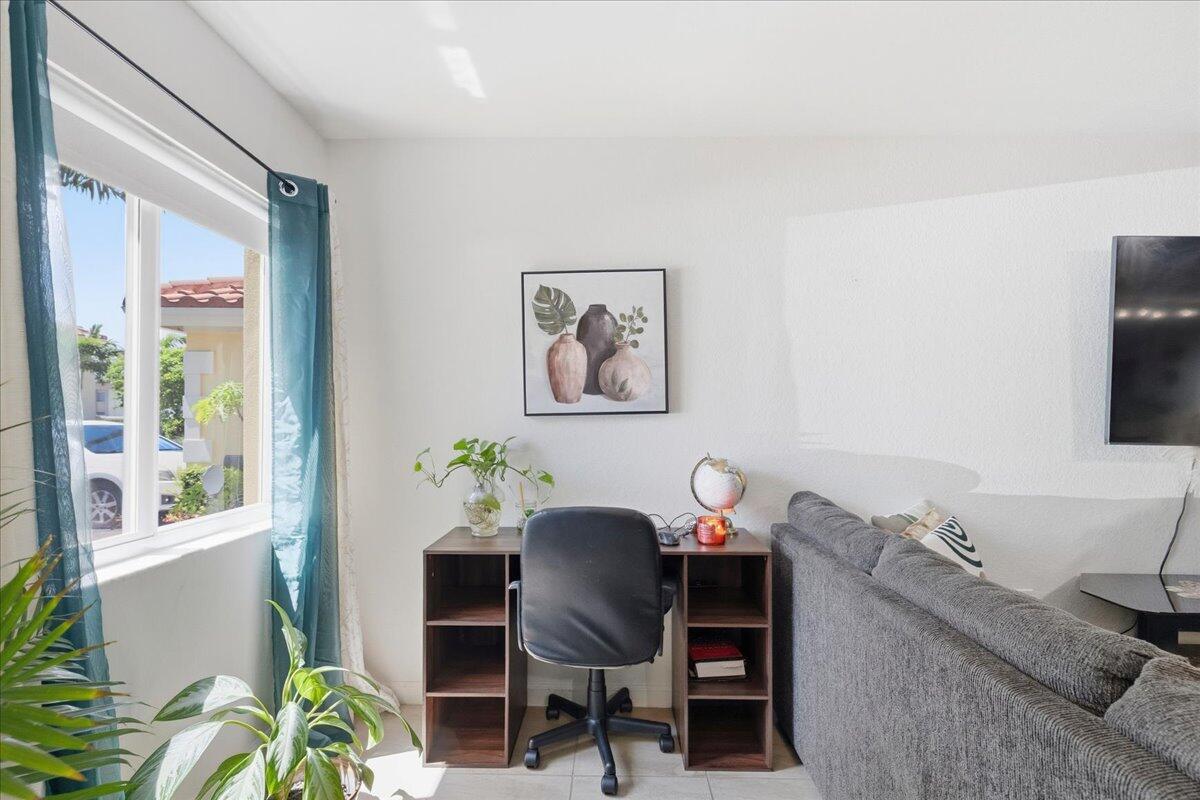 HICKORY PLACE - Residential
