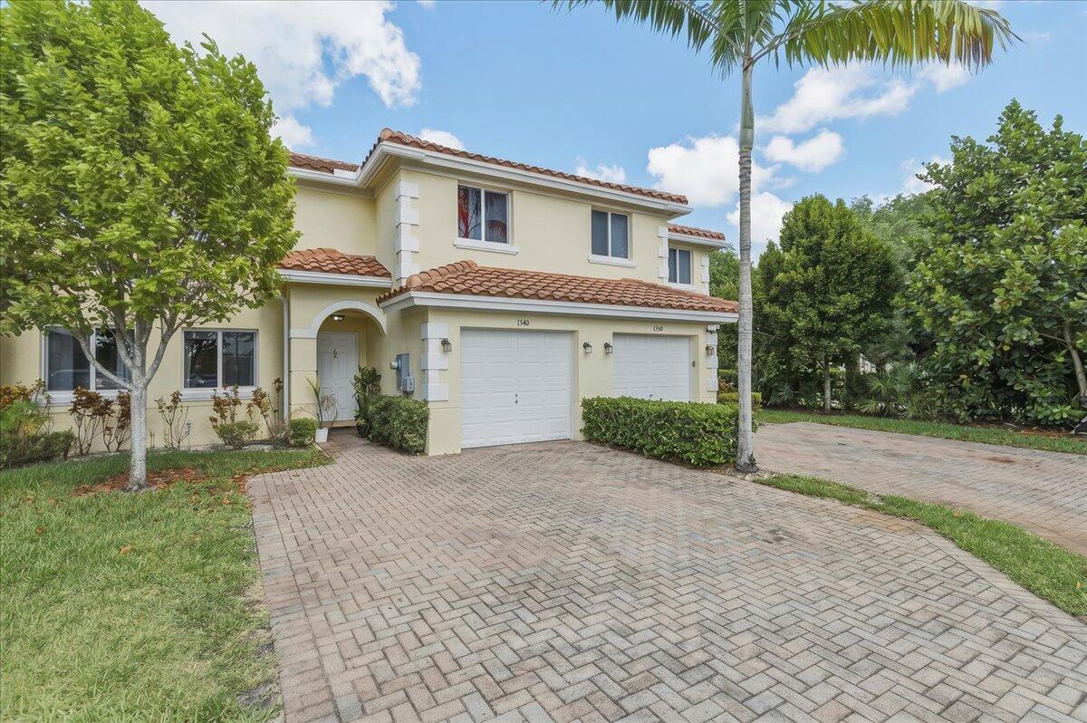 HICKORY PLACE - Residential