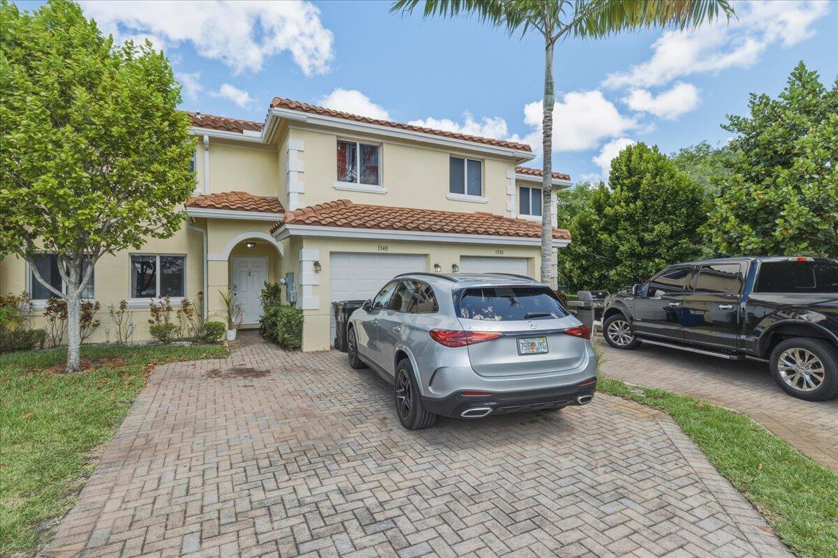 HICKORY PLACE - Residential