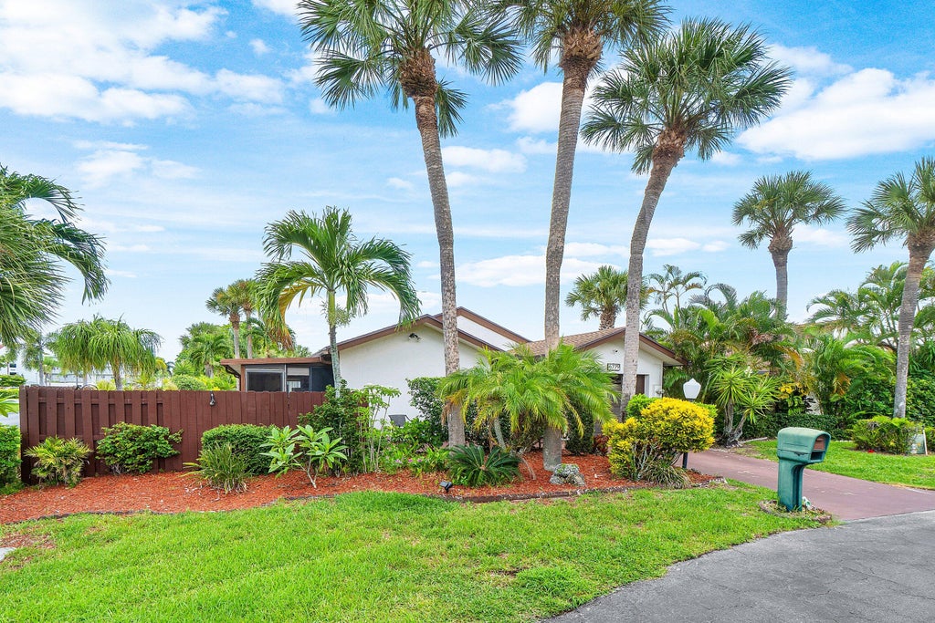 Photo of 6779 Kramer Lane, Lake Worth, FL 33467 (MLS # R11119796)