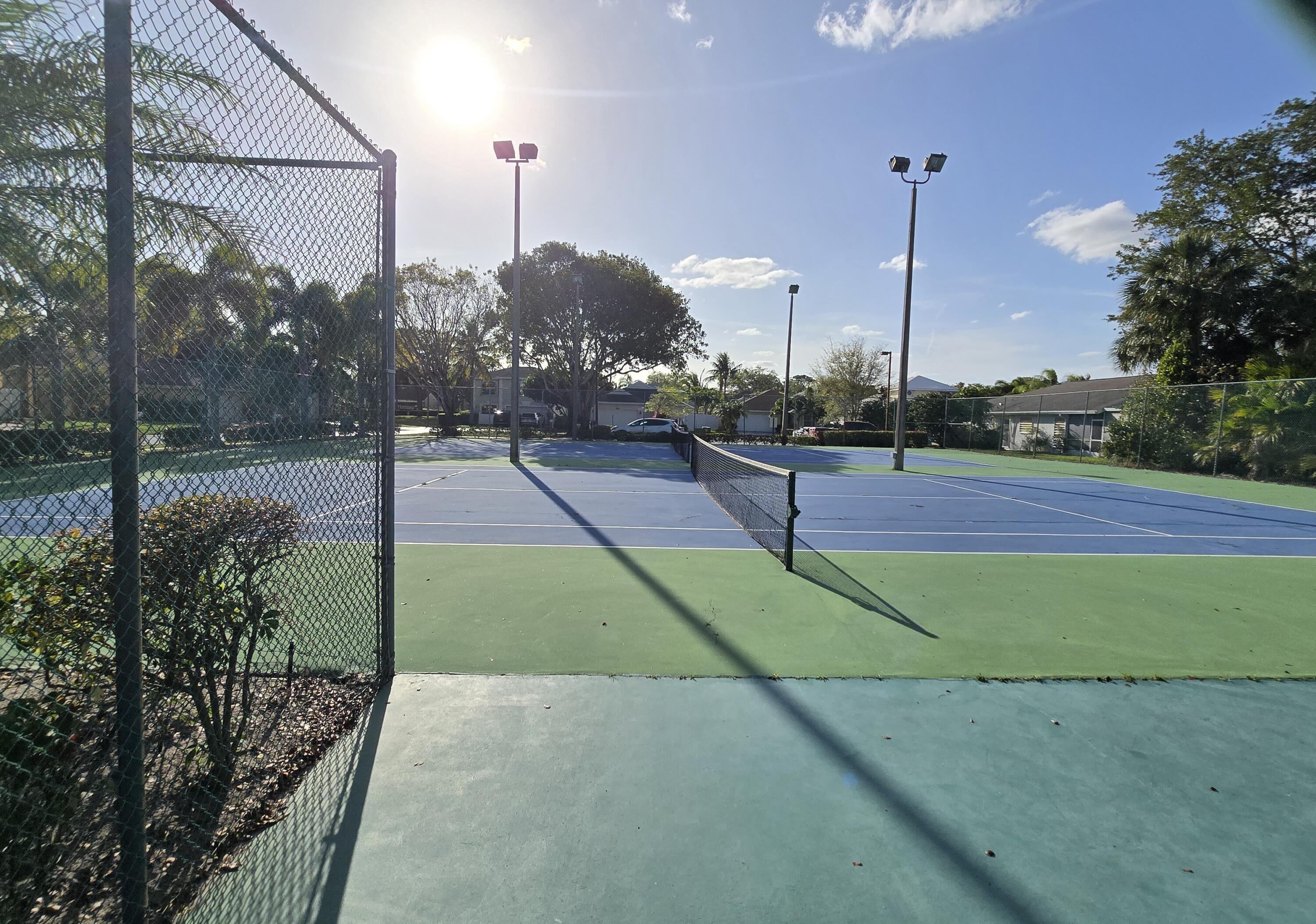 LAWRENCE GROVE 1 REPL - Residential Lease