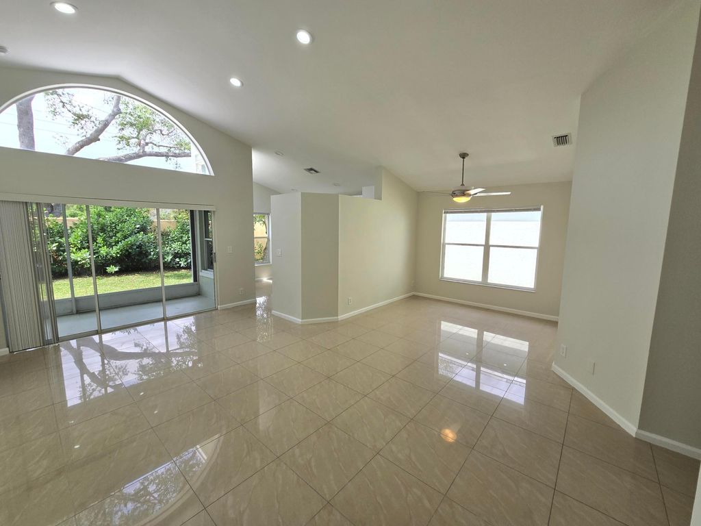Photo of 1041 Fairfax Circle W, Boynton Beach, FL 33436 (MLS # B26002066)