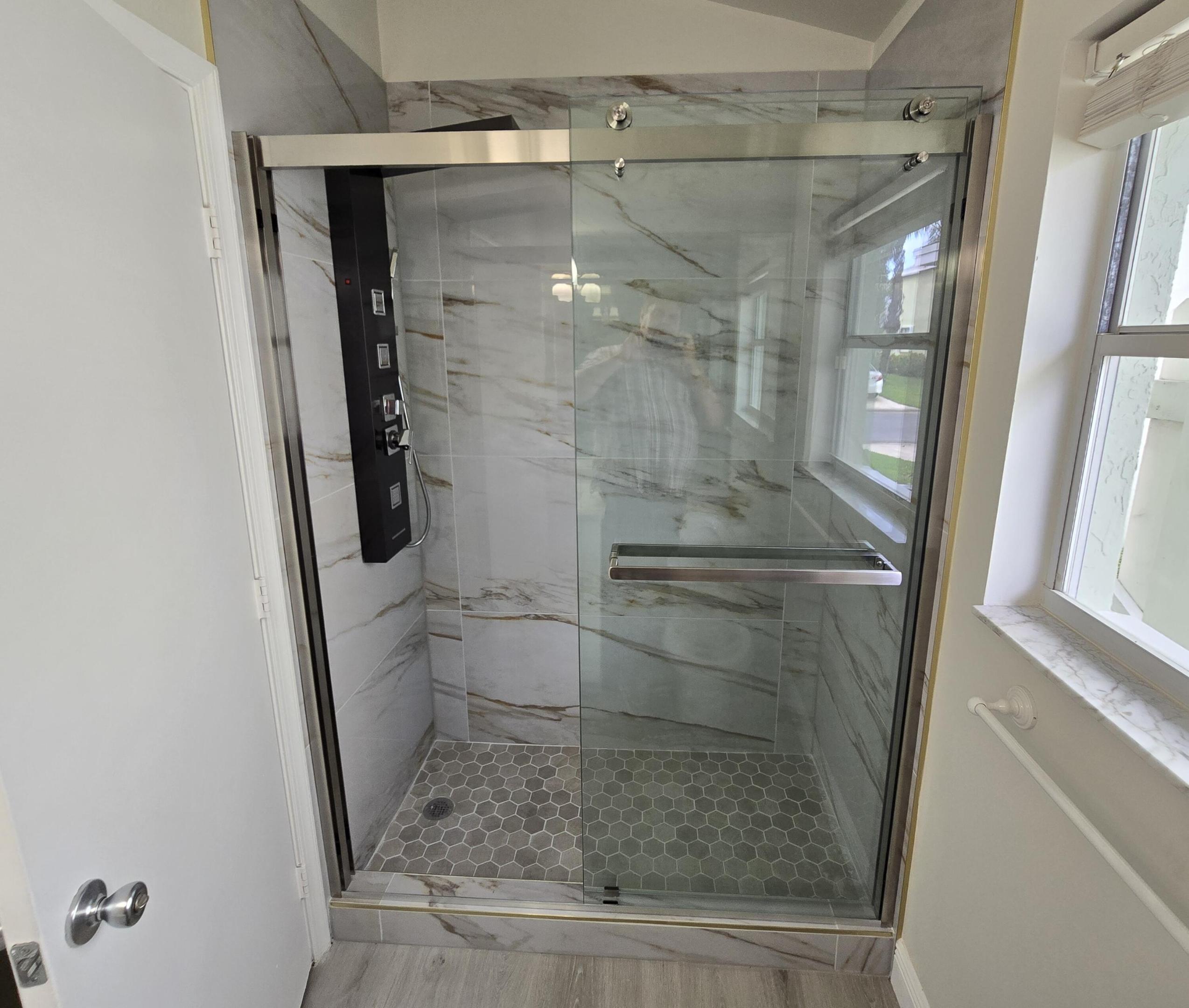 LAWRENCE GROVE 1 REPL - Residential Lease