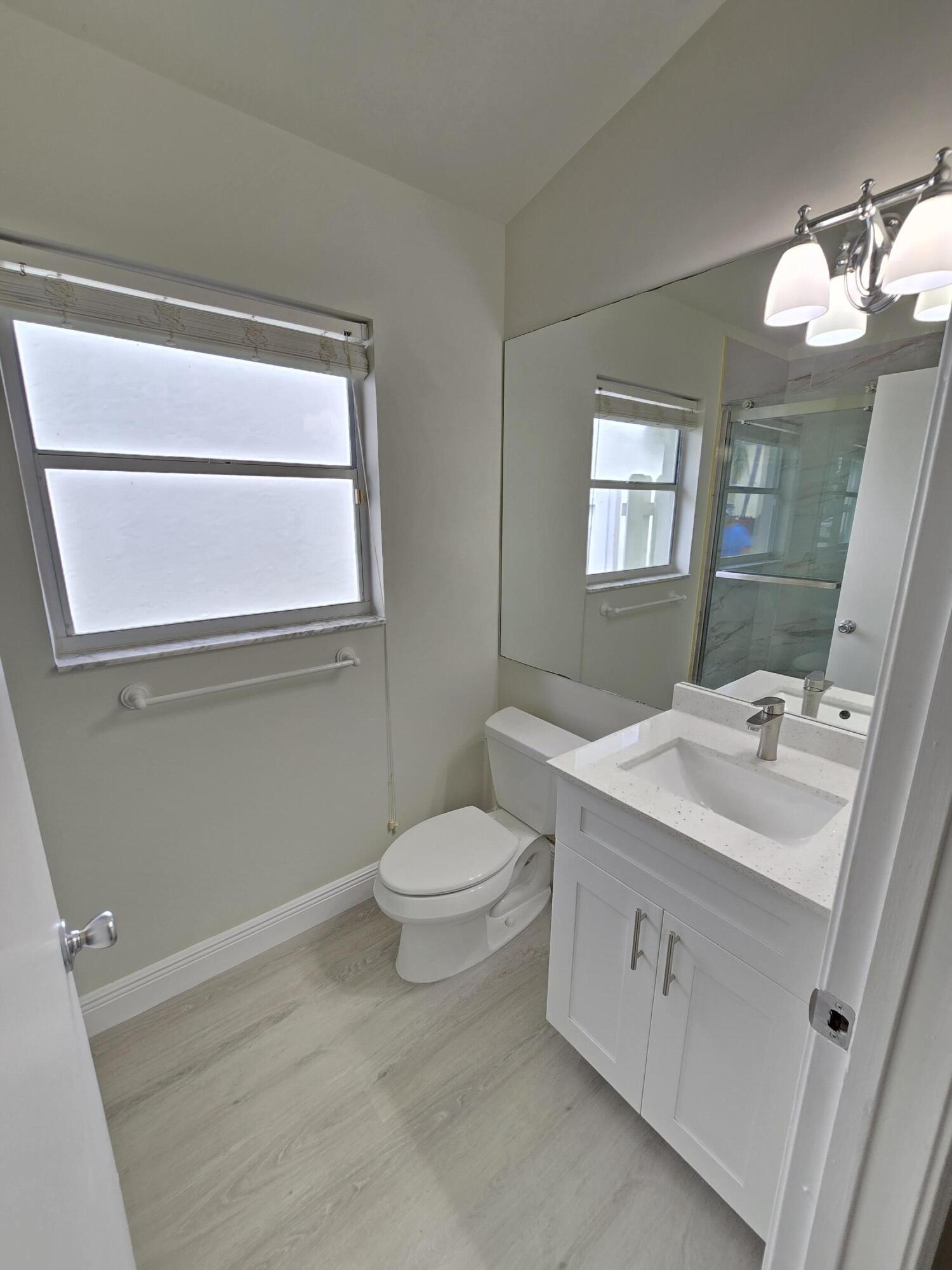 LAWRENCE GROVE 1 REPL - Residential Lease